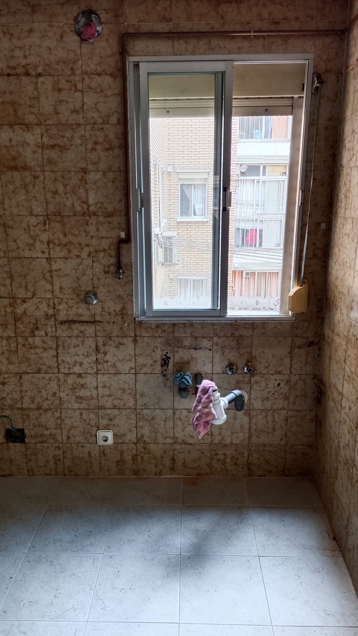 Piso en venta en Piso en Alcalá de Henares, Madrid, 185.000 €, 3 habitaciones, 2 baños, 98 m2