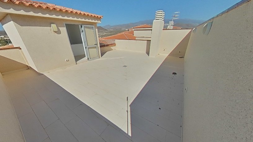 Piso en venta en Piso en San Miguel de Abona, Santa Cruz de Tenerife, 333.000 €, 2 habitaciones, 1 baño, 140 m2, Garaje