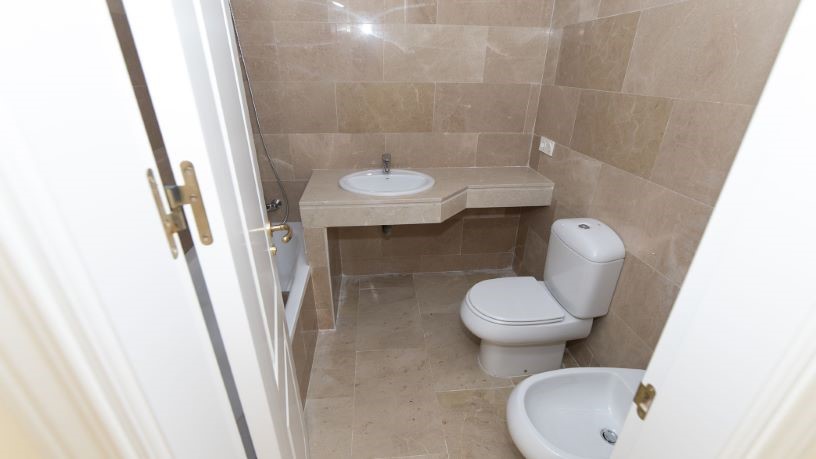 Piso en venta en Piso en Manilva, Málaga, 360.000 €, 3 habitaciones, 2 baños, 236 m2